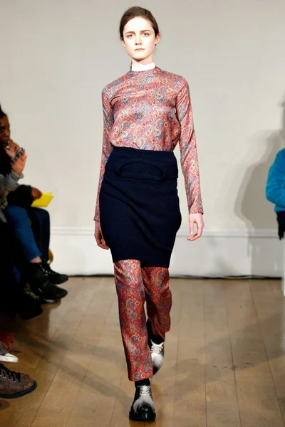 Look 25